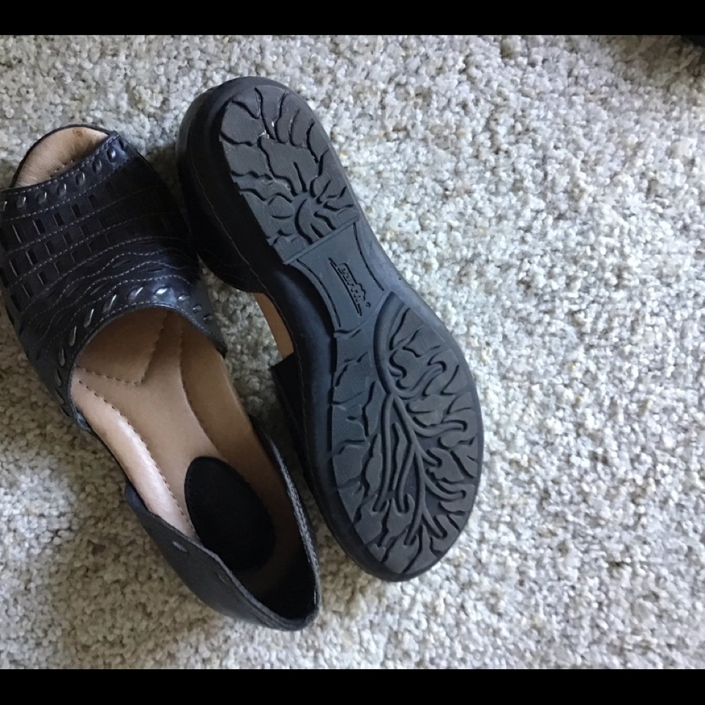 Women’s shoes